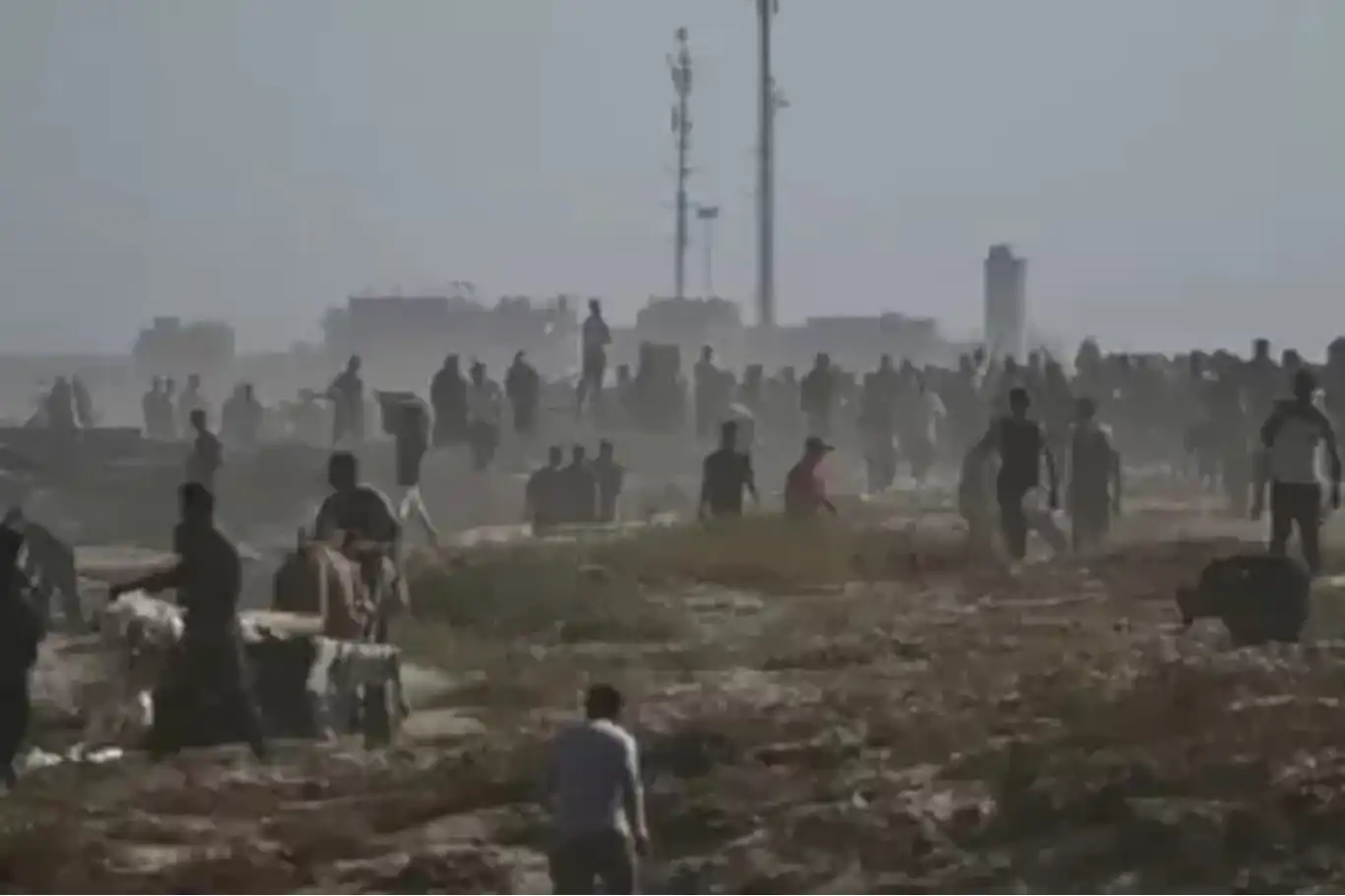 Gazze'deki hükümet: Tüm vaatlere rağmen yalnızca 73 tır Gazze’ye girdi!