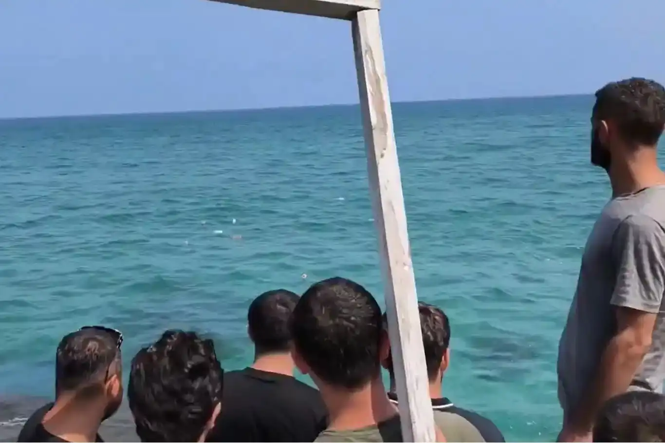 Baskên Ciwanî yê HUDA PARê, ji bo Xezzeyê şûşeyên zexîre tijîkirî avêtin nav behrê Baskên Ciwanî yê HUDA PARê, ji bo Xezzeyê şûşeyên zexîre tijîkirî avêtin nav behrê