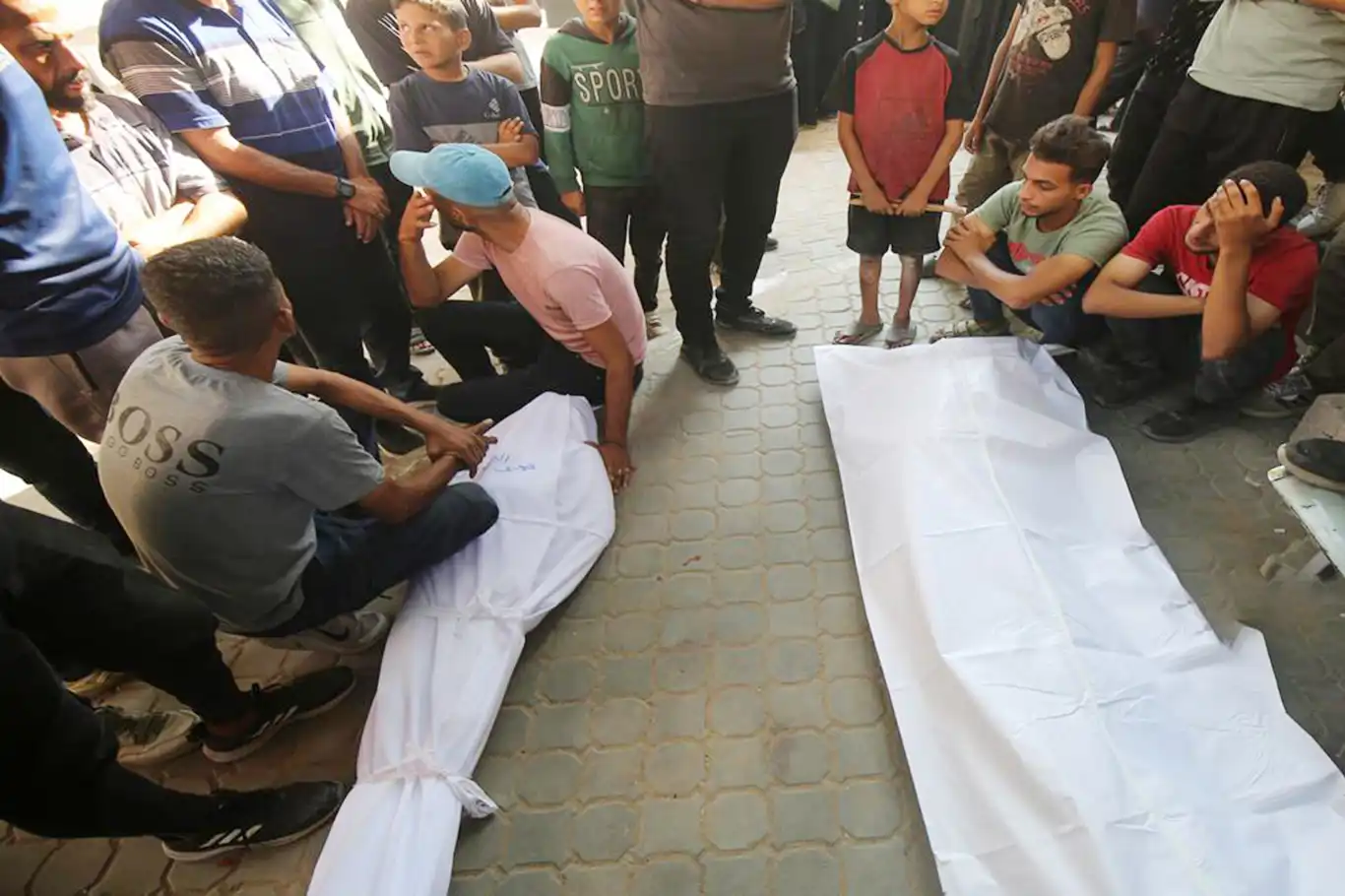 Gazze'de sabah saatlerinden bu yana 43 şehit: 9'u yardım sırasındaydı Gazze'de sabah saatlerinden bu yana 43 şehit: 9'u yardım sırasındaydı
