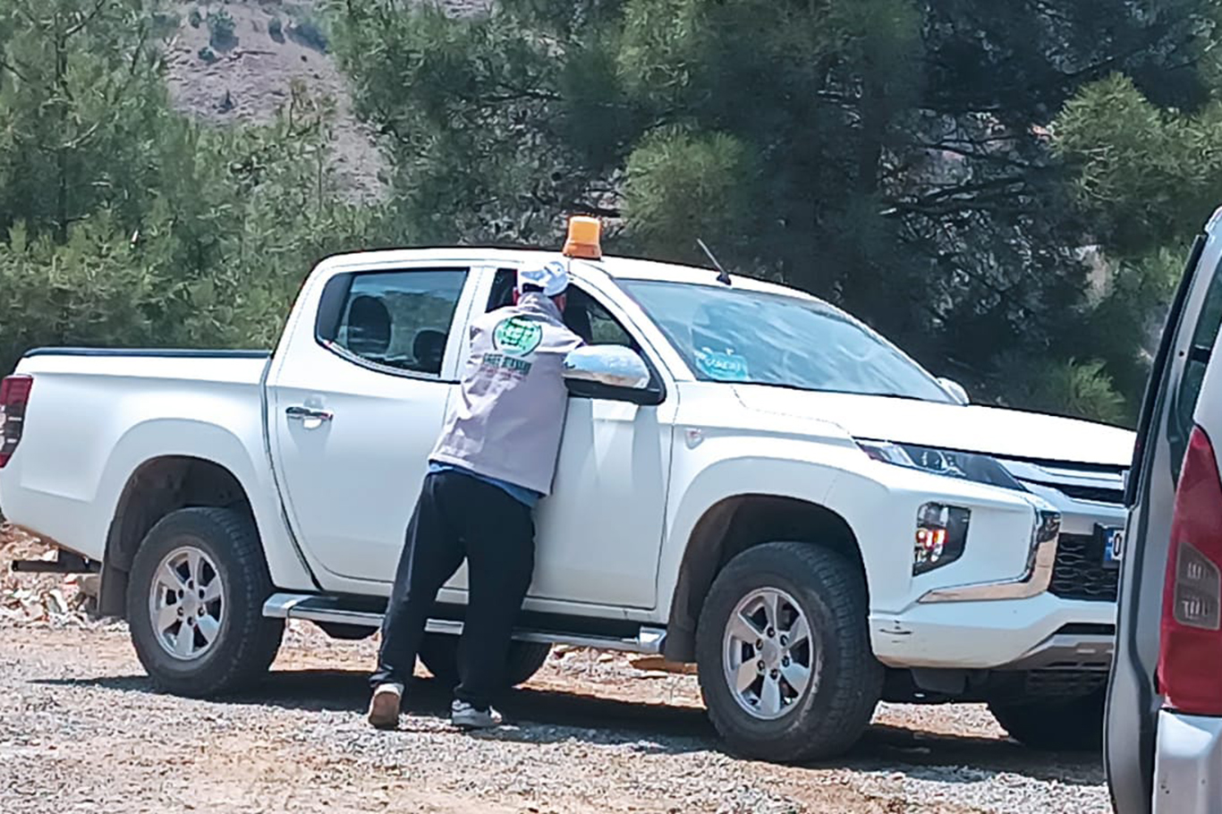 Kahramanmaraş Umut Kervanı yangın bölgesine su yardımında bulundu Kahramanmaraş Umut Kervanı yangın bölgesine su yardımında bulundu