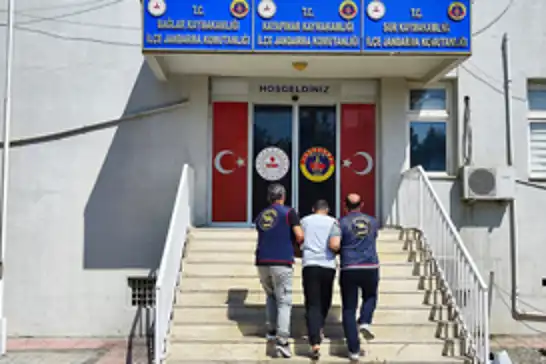 Diyarbakır'da uyuşturucu suçundan aranan şahıslar yakalandı