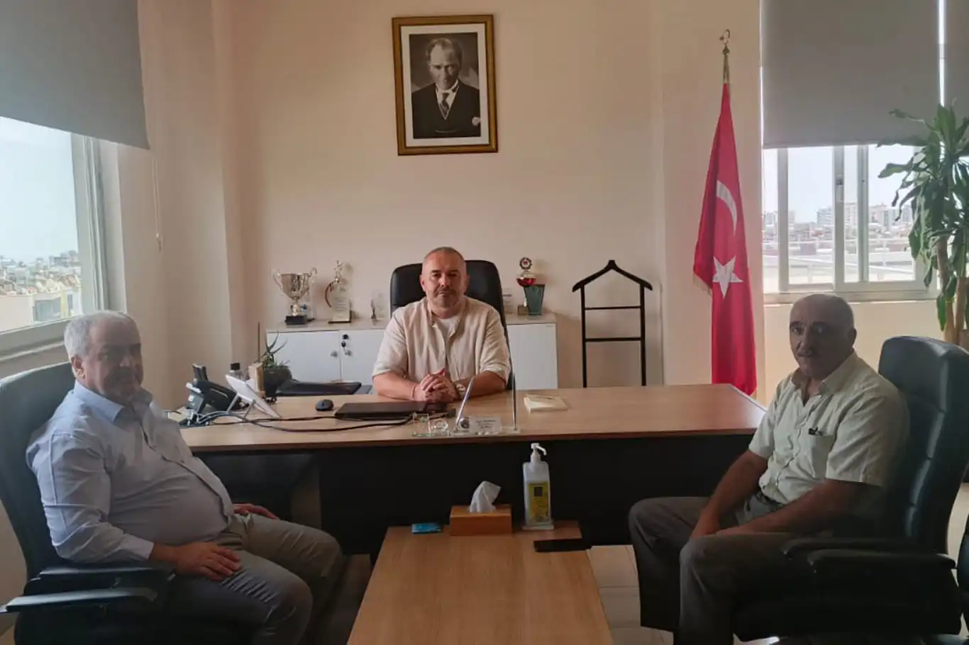 HÜDA PAR Mersin İl Başkanı Tahirhan Uysal'dan Toroslar EDAŞ'a ziyaret HÜDA PAR Mersin İl Başkanı Tahirhan Uysal'dan Toroslar EDAŞ'a ziyaret