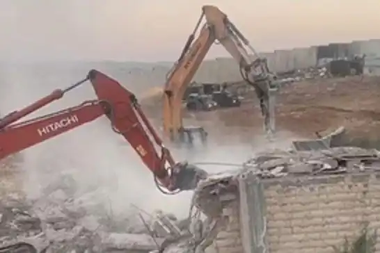 البلطجة مستمرة في القدس..قوات الاحتلال تهدم منزلًا ومنشآت لفلسطينيين في سلوان