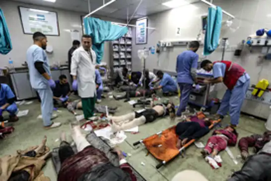 Gazze'de şehitler hastane ve okul bahçelerine defnediliyor
