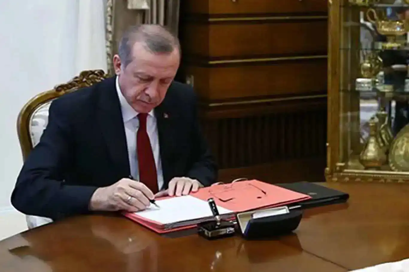 Görevden alma ve atama kararları Resmî Gazete'de Görevden alma ve atama kararları Resmî Gazete'de
