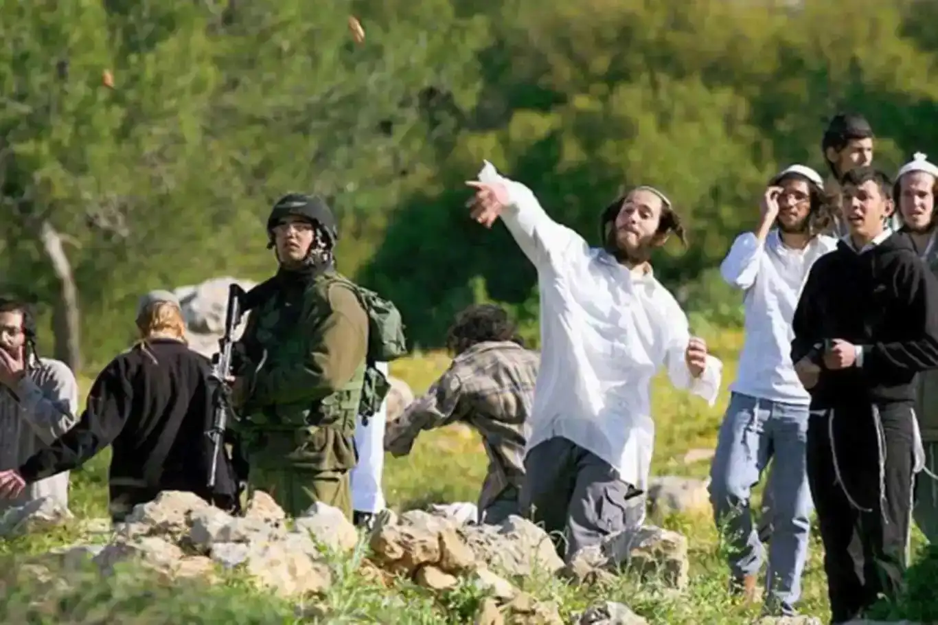 HAMAS: Fransa'nın Yahudi çetelerin saldırılarını "terör" olarak nitelemesi önemli HAMAS: Fransa'nın Yahudi çetelerin saldırılarını "terör" olarak nitelemesi önemli