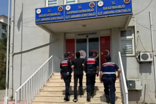 Diyarbakır'da çeşitli suçlardan aranan 2 şahıs yakalandı