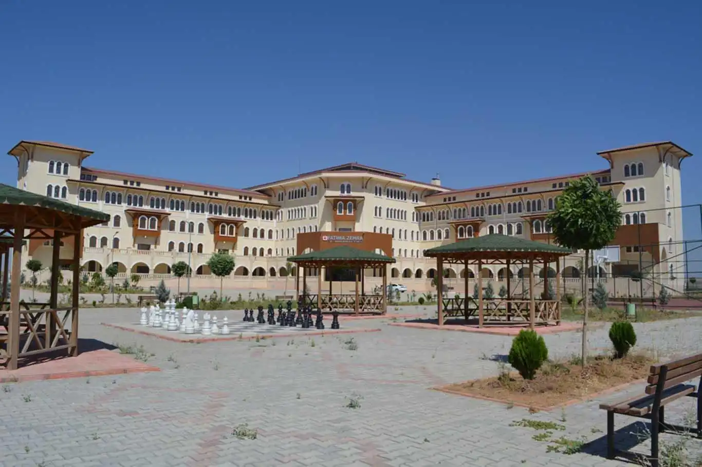 İmam Hatip'te akademik istikrar: Fatıma Zehra Kız AİHL'den üst üste büyük başarı İmam Hatip'te akademik istikrar: Fatıma Zehra Kız AİHL'den üst üste büyük başarı