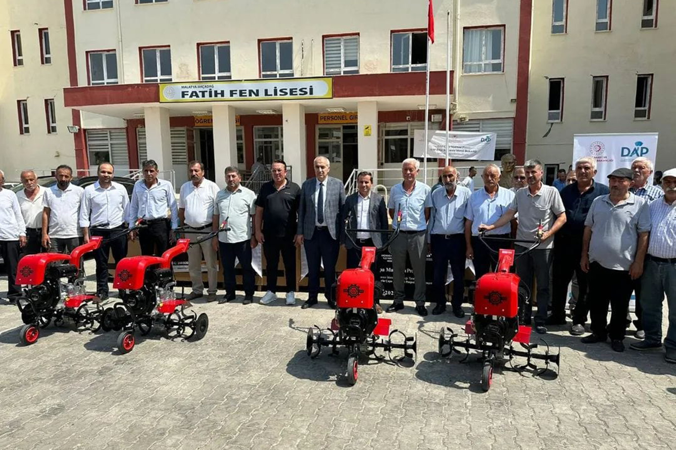 Malatya'da 60 üreticiye çapa makinesi desteği Malatya'da 60 üreticiye çapa makinesi desteği