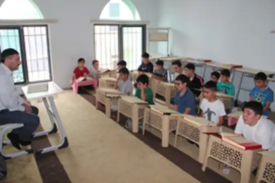 Yaz Kur'an kurslarına giden çocuklar: Camide hem öğreniyoruz hem eğleniyoruz