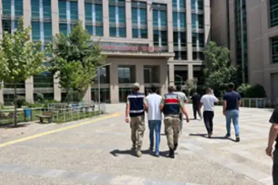 Batman'da silahla yağma suçundan aranan şahıs yakalandı