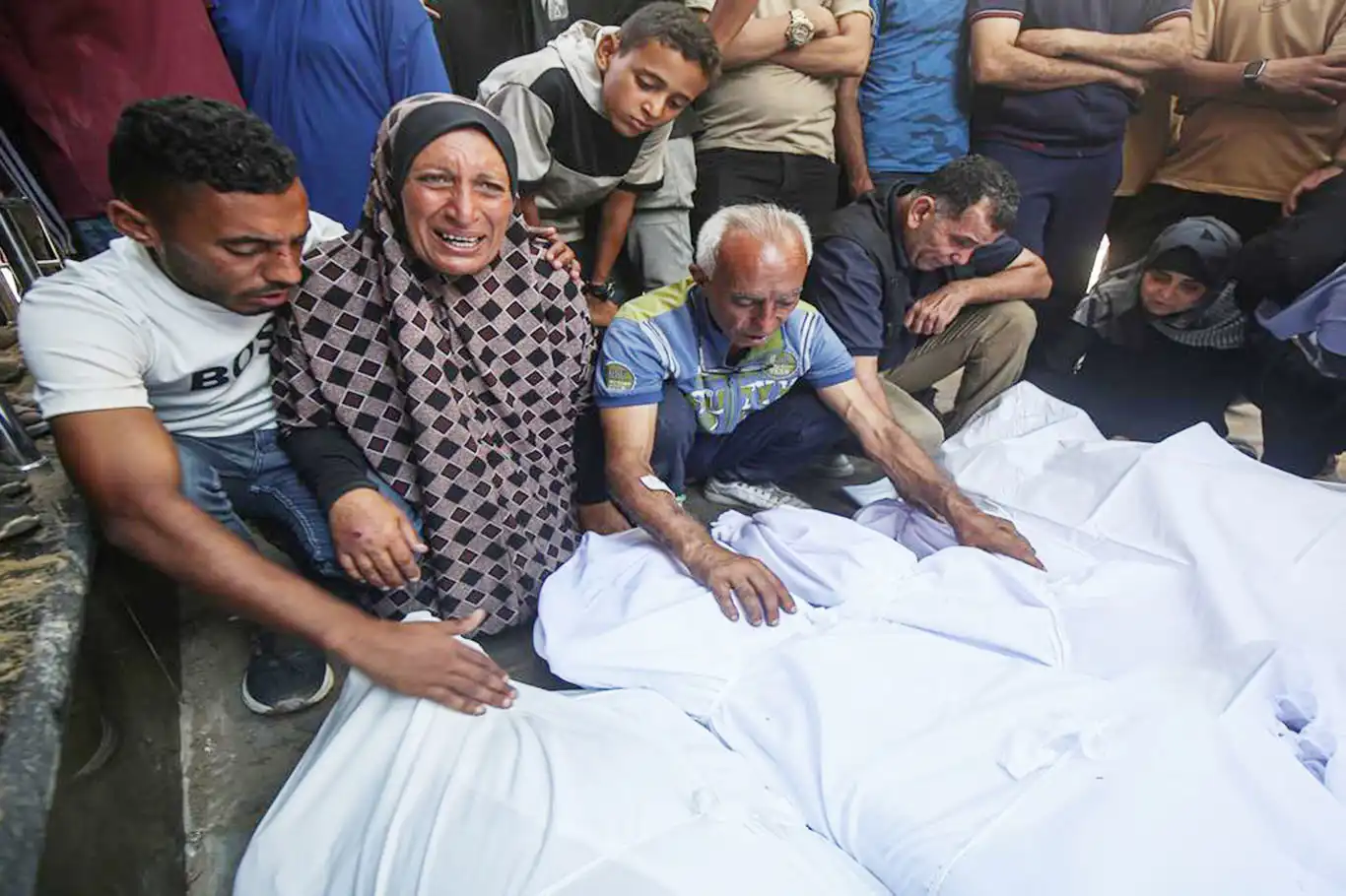 Siyonist rejim sabah saatlerinden bu yana Gazze'de 37 Filistinliyi şehit etti Siyonist rejim sabah saatlerinden bu yana Gazze'de 37 Filistinliyi şehit etti