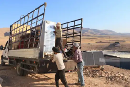 Batı Şeria'da ağır baskı altındaki 30 Filistinli aile daha göç ettirildi