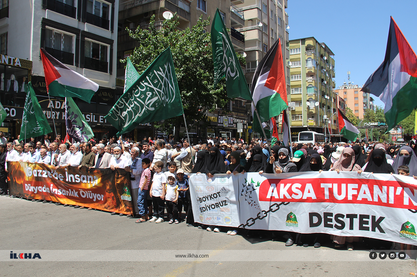 Evîndarên Pêxember bertek nîşanî karîkaturê dan: Navê rezîlîyê Îslamofobî ye Evîndarên Pêxember bertek nîşanî karîkaturê dan: Navê rezîlîyê Îslamofobî ye