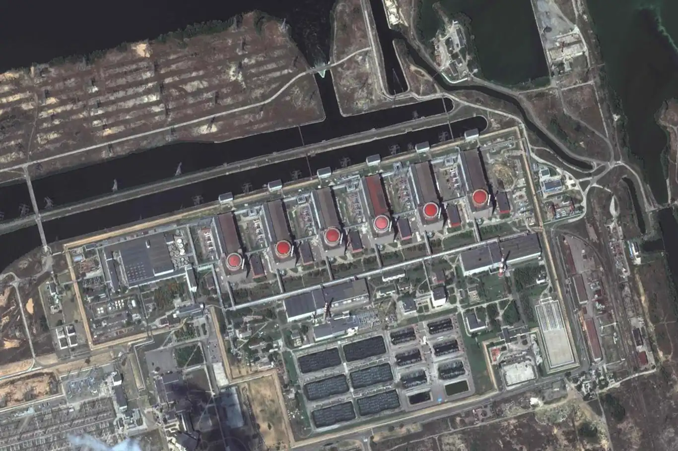 Ukrayna'da Zaporijya Nükleer Güç Santrali alarmı Ukrayna'da Zaporijya Nükleer Güç Santrali alarmı