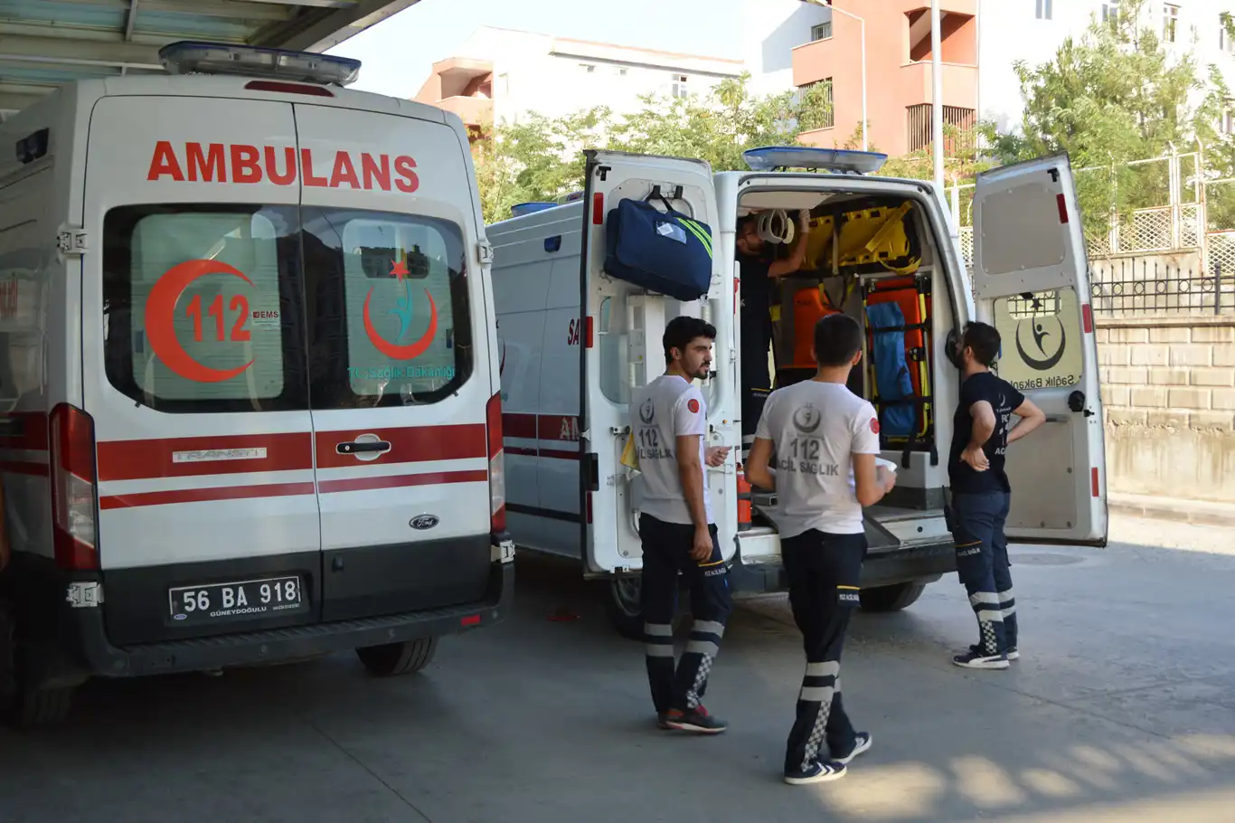 Siirt’te otomobilin çarptığı 5 yaşındaki çocuk ağır yaralandı Siirt’te otomobilin çarptığı 5 yaşındaki çocuk ağır yaralandı