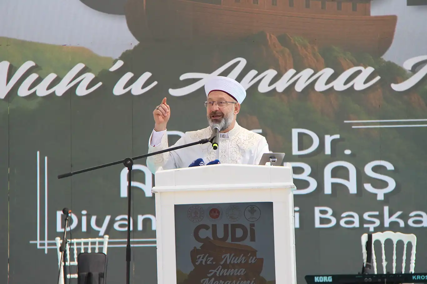 Şırnak'ta Hz. Nuh'u anma programı binlerce kişinin katılımı ile Cudi Dağı'nda gerçekleştirildi Şırnak'ta Hz. Nuh'u anma programı binlerce kişinin katılımı ile Cudi Dağı'nda gerçekleştirildi