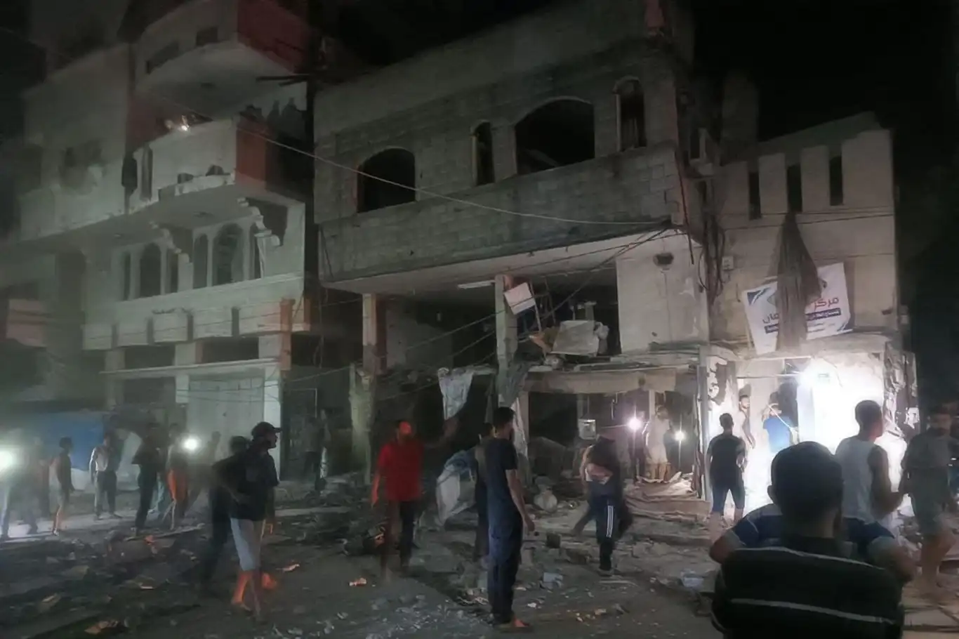 İşgal, saldırılarını sürdürüyor; çok sayıda şehit ve yaralı var İşgal, saldırılarını sürdürüyor; çok sayıda şehit ve yaralı var