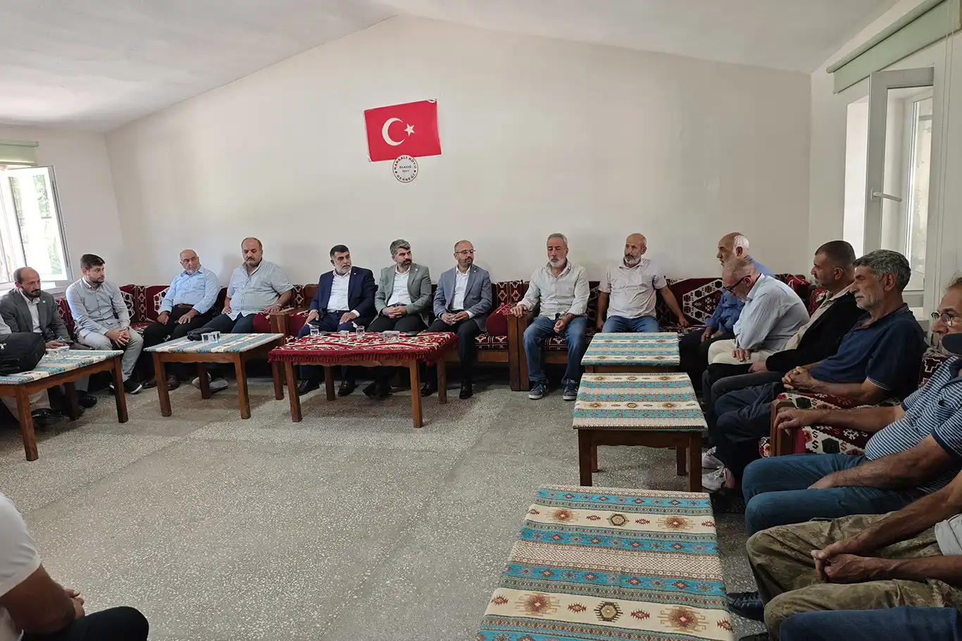 HÜDA PAR heyeti Elazığ'da vatandaşların sorunlarını dinledi HÜDA PAR heyeti Elazığ'da vatandaşların sorunlarını dinledi