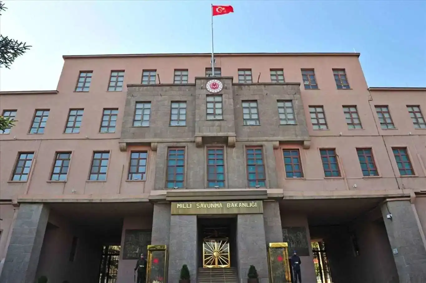 Hejmarê leşkerên ku di xaza metanê de canê xwe ji dest dan deerket 8 kesan Hejmarê leşkerên ku di xaza metanê de canê xwe ji dest dan deerket 8 kesan