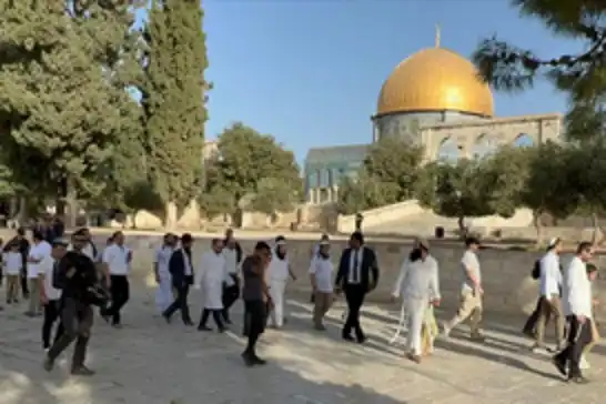 گۆرانی و سەمای تەلمودی لە حەوشەی مزگەوتی ئەقسا