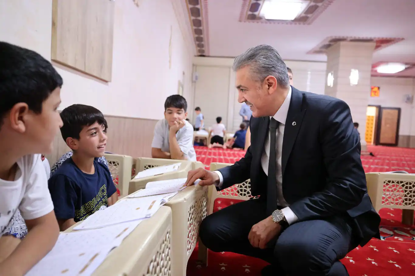 Vali Akkoyun’dan Kur’an Kurslarına Ziyaret Vali Akkoyun’dan Kur’an Kurslarına Ziyaret