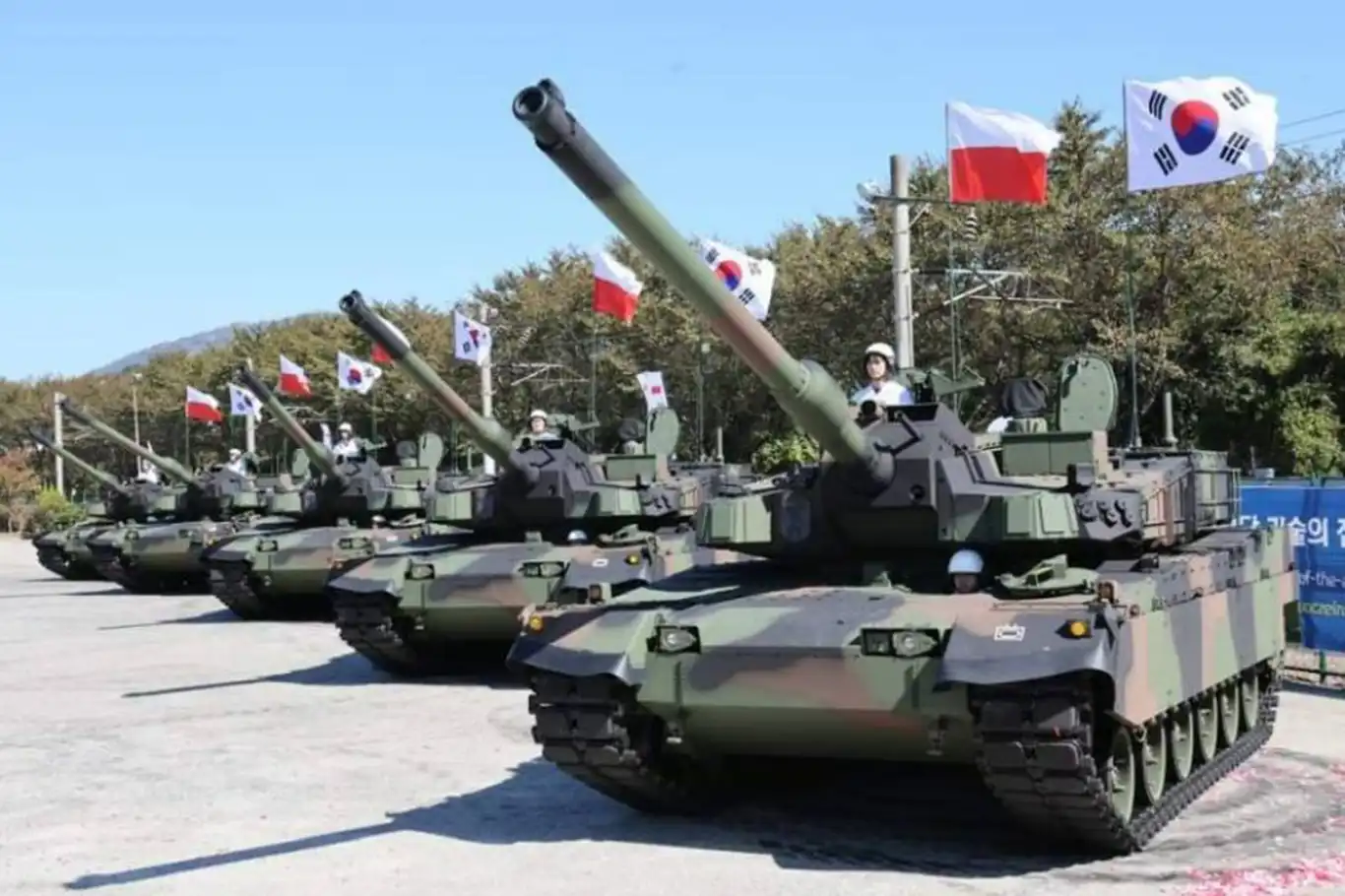 Güney Kore ile Polonya arasında 6,5 milyar dolarlık tank anlaşması Güney Kore ile Polonya arasında 6,5 milyar dolarlık tank anlaşması