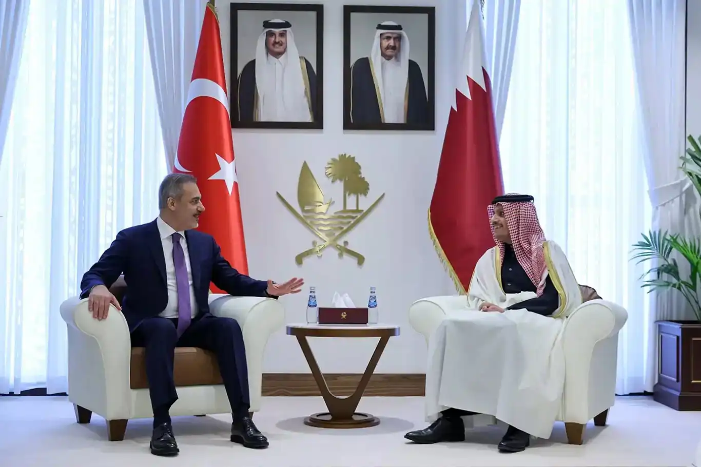 وزير الخارجية التركي "فيدان" يبحث هاتفياً مع نظيره القطري جهود التهدئة في غزة وزير الخارجية التركي "فيدان" يبحث هاتفياً مع نظيره القطري جهود التهدئة في غزة