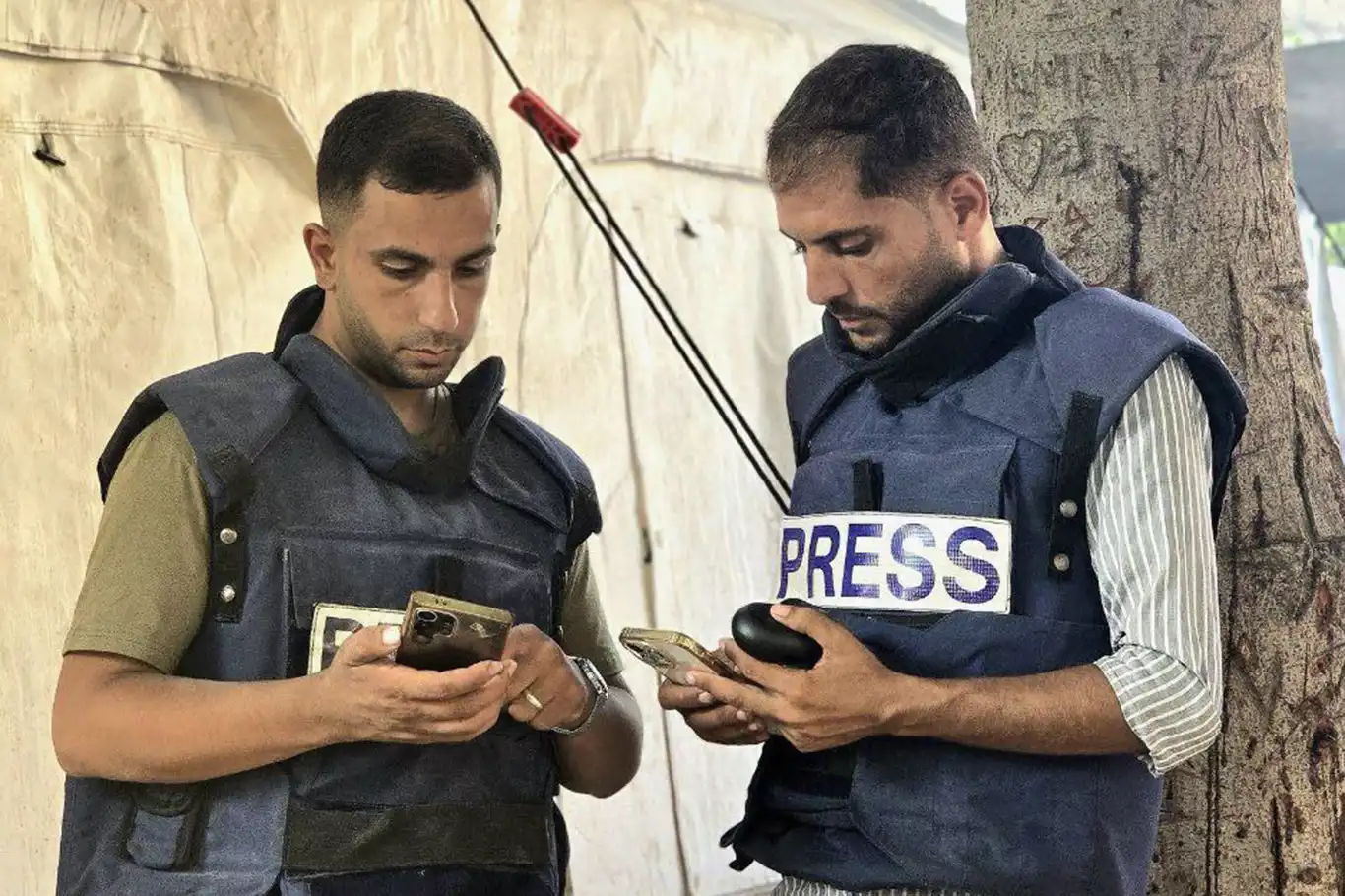 Katil rejim Gazze'de 6 gazeteciyi daha şehit etti