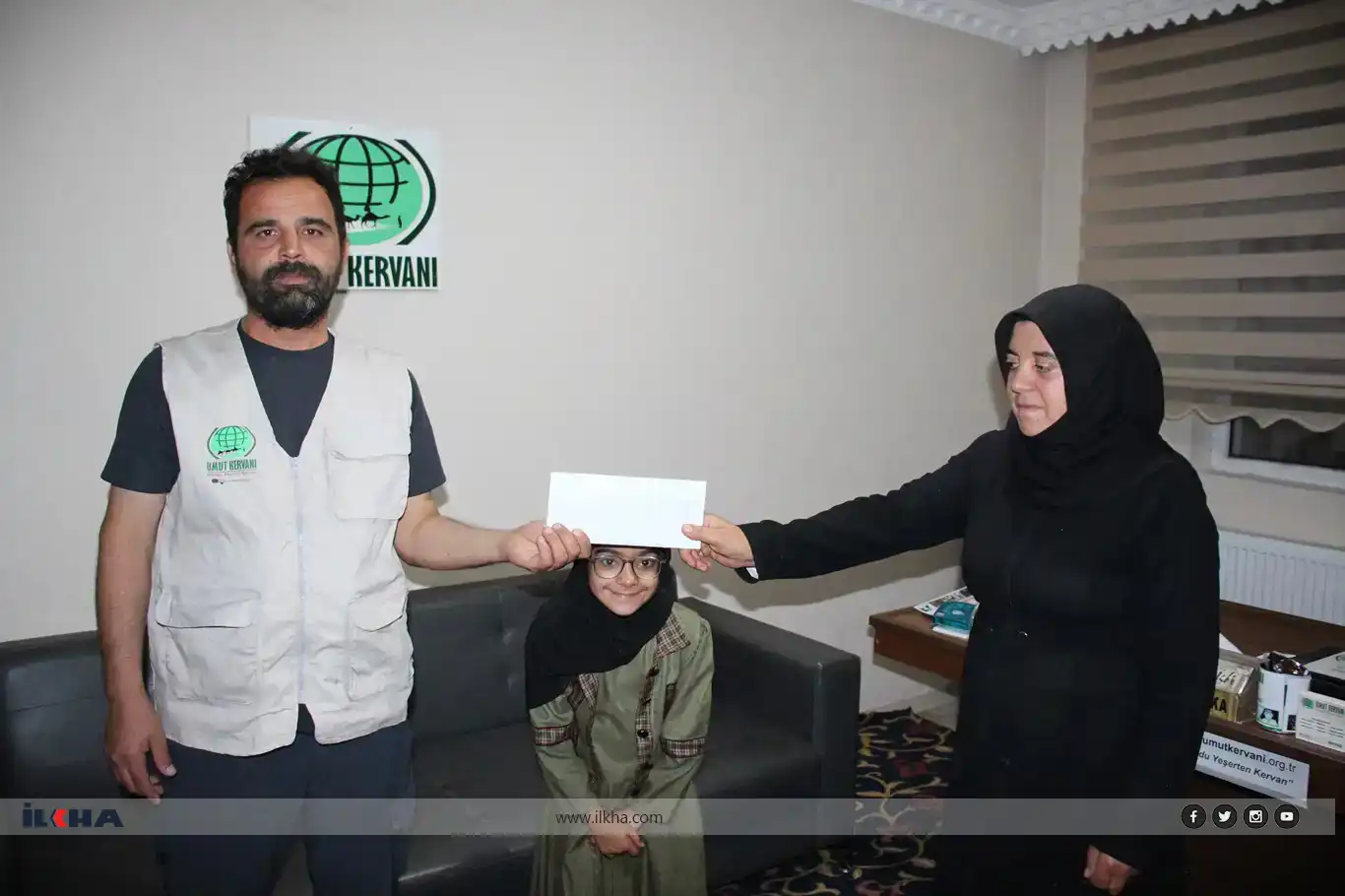 عبر قافلة الأمل..تبرعات عديدة من أهالي مدينة أغري دعمًا لغزة