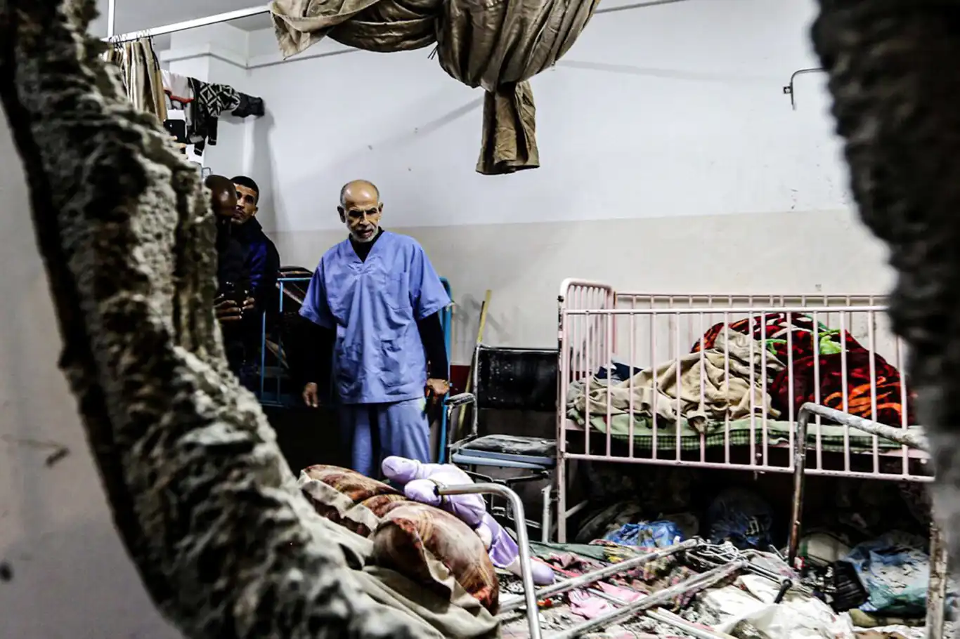 Filistin İnsan Hakları Merkezi: Açlık ve ilaç yokluğu binlerce hastayı ölüme sürüklüyor Filistin İnsan Hakları Merkezi: Açlık ve ilaç yokluğu binlerce hastayı ölüme sürüklüyor