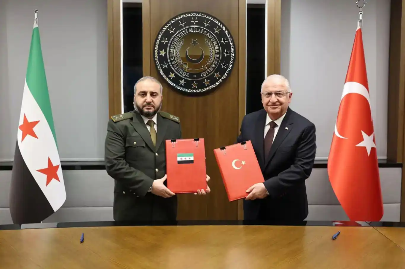 مذكرة تفاهم مشتركة بين تركيا وسوريا للتدريب والاستشارات الدفاعية مذكرة تفاهم مشتركة بين تركيا وسوريا للتدريب والاستشارات الدفاعية