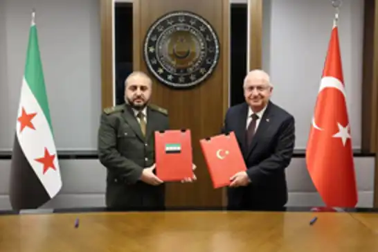 مذكرة تفاهم مشتركة بين تركيا وسوريا للتدريب والاستشارات الدفاعية