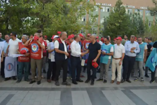 Memur-Sen’den Siirt'te protesto: “Gelirde adalet, ücrette denge istiyoruz”