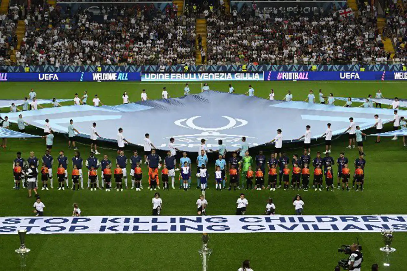 UEFA'dan Gazze'ye destek: Çocukları öldürmeyi durdurun
