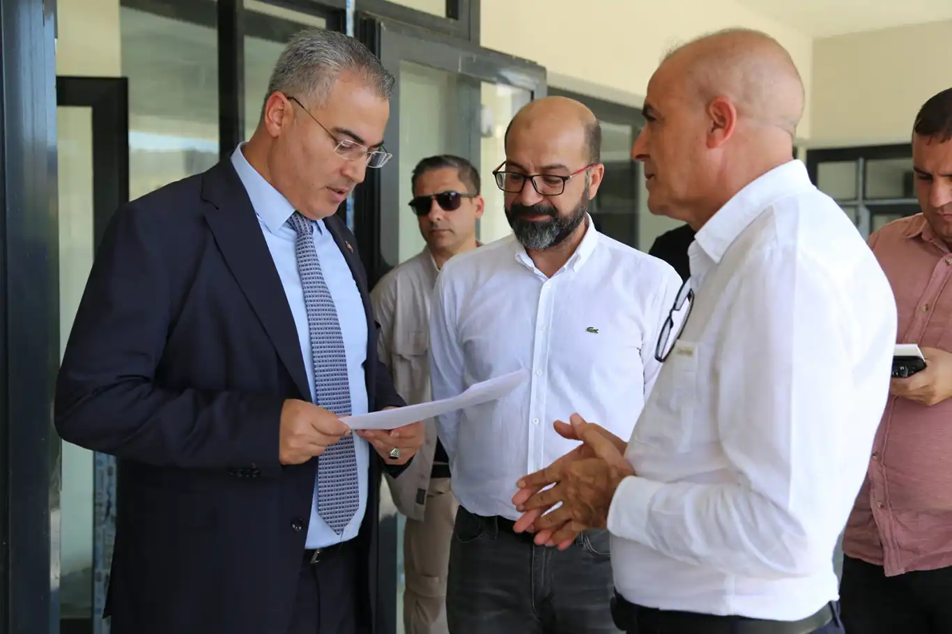 Çermik'te yapımı tamamlanan sağlık kompleksi açılışa gün sayıyor