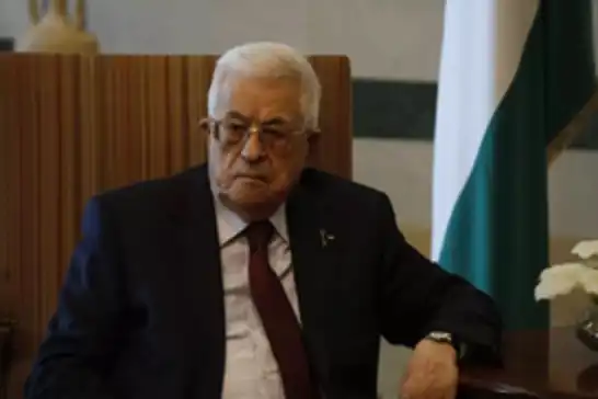 عباس يكرر مطالبته الفصائل الفلسطينية بتسليم سلاحها