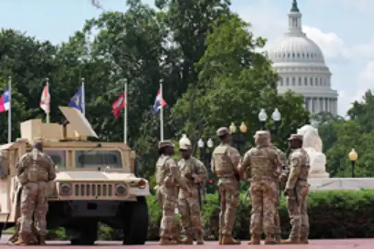 Washington'da yüzlerce ulusal muhafız konuşlandı