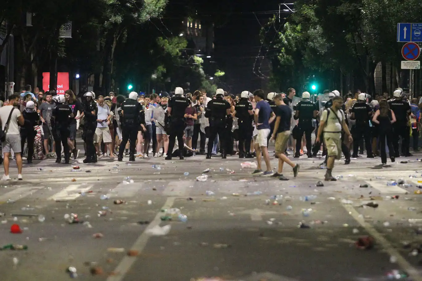 Sırbistan'da hükümet karşıtı protestolar devam ediyor