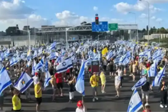 Protests erupt in Tel Aviv as families of Israeli captives demand prisoner exchange with Hamas
