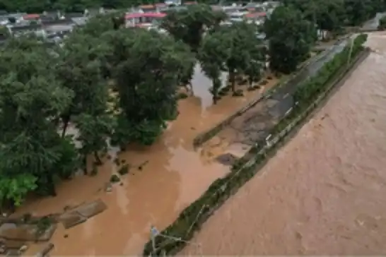 Flash flood kills 8 people in northern China