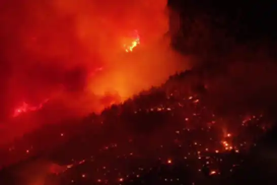 Çanakkale'de orman yangını 2. gününde devam ediyor