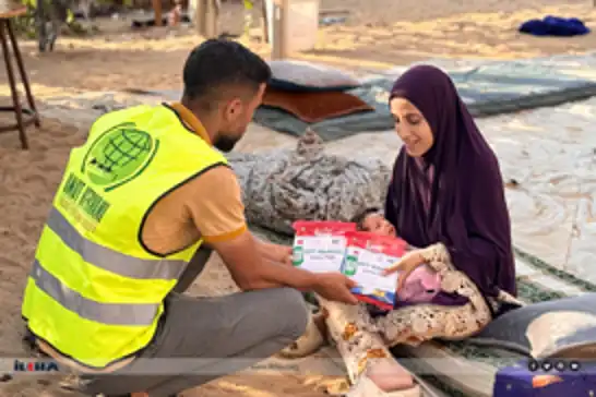 قافلة الأمل توزع مساعدات حليب للأطفال في غزة