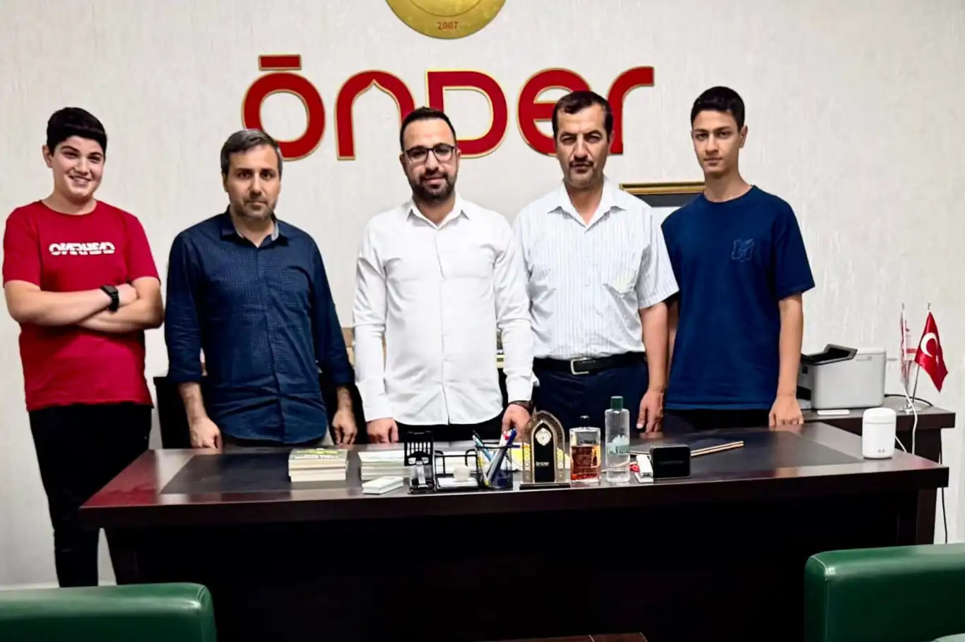 Mardin’den iki öğrenci, ÖNDER’in desteğiyle umreye gidecek Mardin’den iki öğrenci, ÖNDER’in desteğiyle umreye gidecek