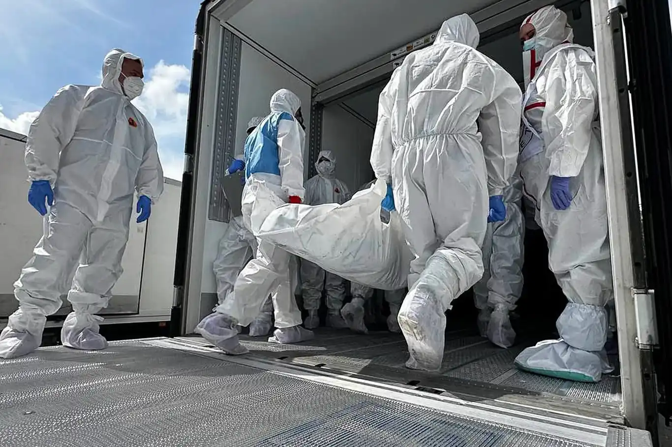 Rusya, 1000 Ukraynalı askerin cenazesini teslim etti Rusya, 1000 Ukraynalı askerin cenazesini teslim etti