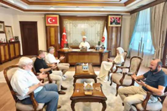 Polonyalı Martyna Kaminska Adana’da Müslüman oldu