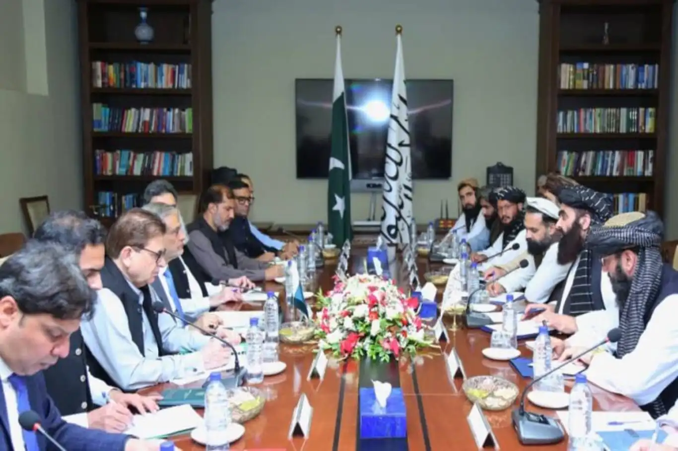 Afghanistan’s Interior Minister meets China’s Foreign Minister in Kabul Afghanistan’s Interior Minister meets China’s Foreign Minister in Kabul