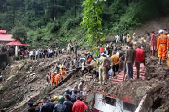 Hindistan'da yağışlar sele yol açtı: 21 ölü