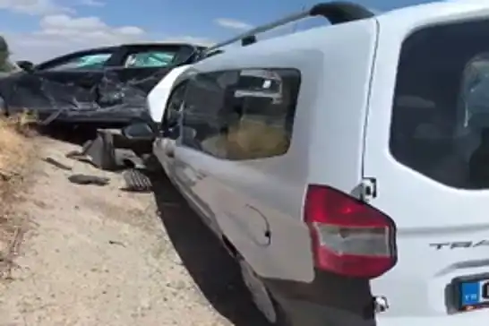 İl Sağlık Müdürünün bulunduğu araç ile başka bir araç çarpıştı: 6 yaralı