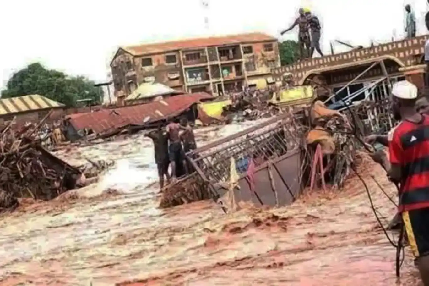 لە نێجیریا لافاو هەڵسا: ٢٢٨ کوژراو لە نێجیریا لافاو هەڵسا: ٢٢٨ کوژراو